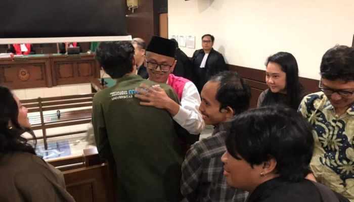 ahli-di-sidang-perdana-ari:-efek-massa-pengaruhi-laku-individu