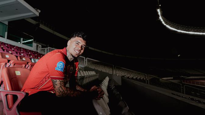 tekad-shayne-pattynama-usai-diperkenalkan-sebagai-pemain-persija:-ingin-juara-bri-super-league!