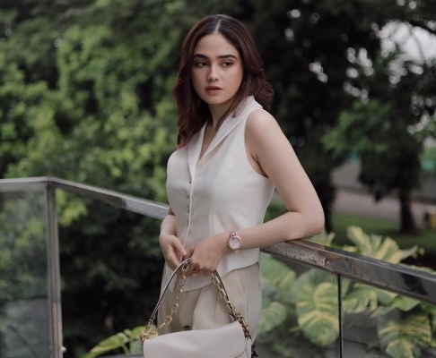 5-inspirasi-ootd-syifa-hadju:-gaya-simpel-&-feminin