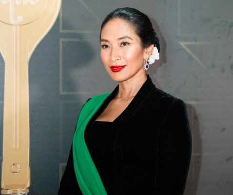padu-padan-kebaya-kutubaru-untuk-ke-kantor-yang-elegan