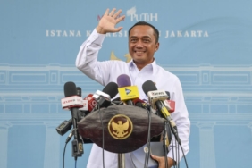 mensesneg-soal-pengunduran-diri-komisioner-ojk:-sedang-diproses