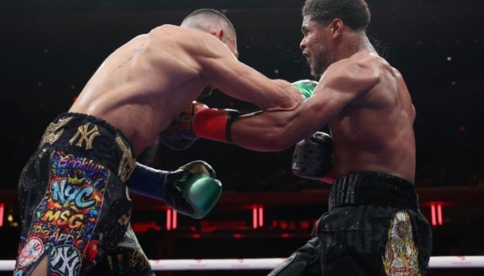 stevenson-dominasi-lopez-pada-debutnya-untuk-rebut-juara-dunia-wbo