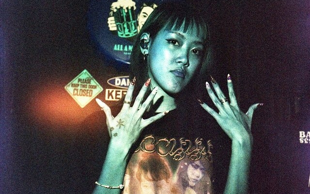 under-low-light-and-loud-sound:-lorenz-torres-experiments-with-turquoise-&-redscale