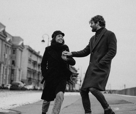 10-kata-romantis-singkat-yang-menyentuh-hati