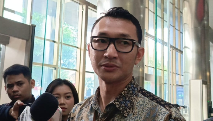 kpk-geledah-sejumlah-lokasi-terkait-kasus-impor-di-bea-cukai