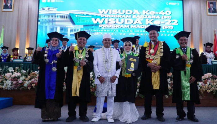 pagi-ijab-sah,-siang-ijazah:-kisah-unik-wisudawati-di-uin-sunan-kudus