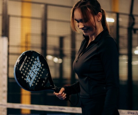 7-manfaat-main-padel-di-umur-20-an-yang-perlu-kamu-tahu