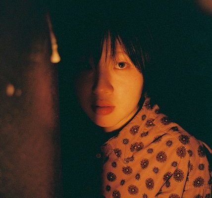 light-and-shadow:-lomoamigo-lee-jae-hyuk’s-first-impressions-of-the-lomo-mc-a
