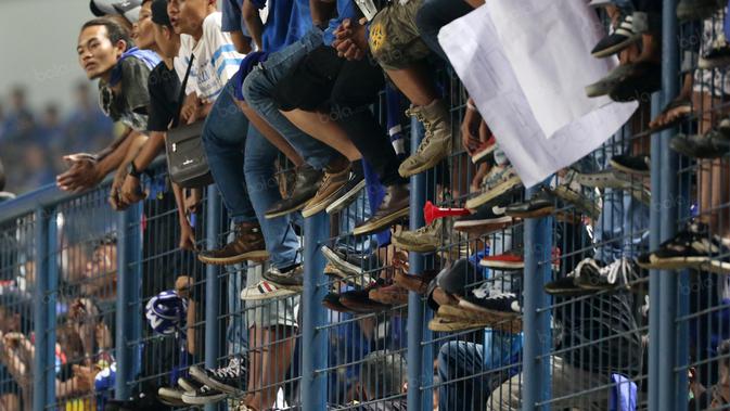 gara-gara-insiden-usai-laga-persib-vs-ratchaburi-fc,-tribune-selatan-gbla-ditutup