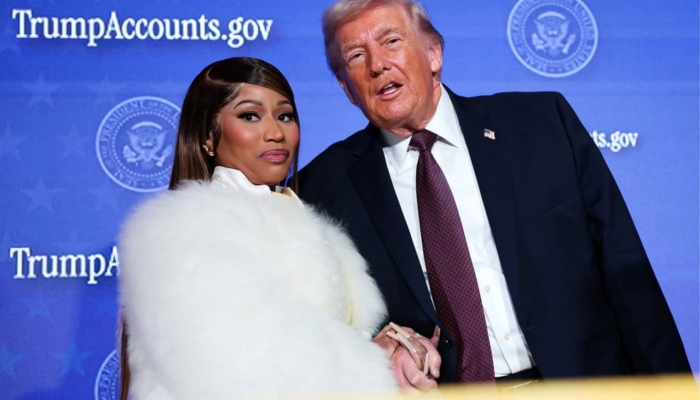 rapper-nicki-minaj-dihujat,-sebut-alkitab-trump-barang-bermakna