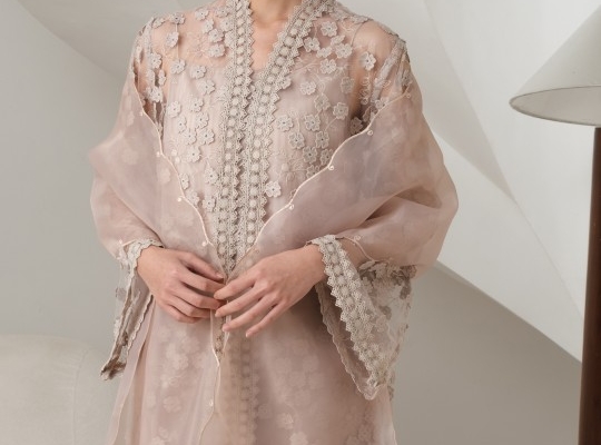 7-inspirasi-ootd-kondangan-simple-elegan-agar-percaya-diri