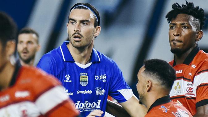 carlos-parreira-ungkap-kekecewaan-setelah-madura-united-digulung-persib-bandung