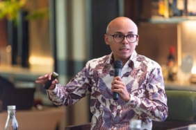 profil-dirgayuza,asisten-presiden-bidang-komunikasi-analis-kebijakan