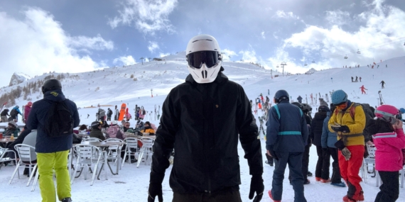 Helm Ruroc Ini Menghancurkan Liburan Ski Saya