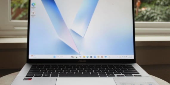 Laptop Windows seharga $500 Ini Menunjukkan Persaingan MacBook Neo