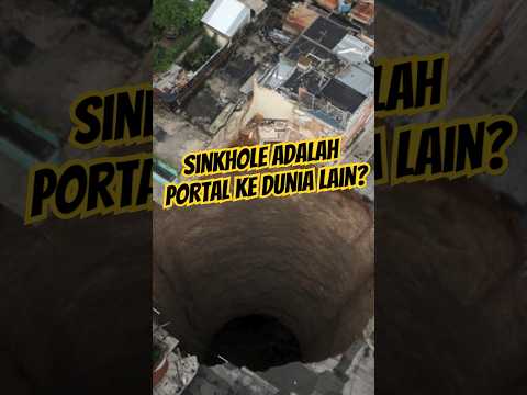 Apakah sinkhole adalah portal ke dunia lain? #sinkhole #hollowearth #teorikonspirasi #misteri #fyp