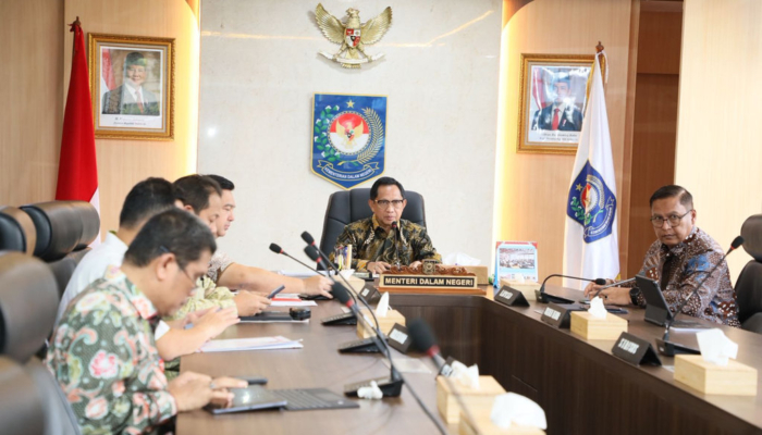 tito-dorong-optimalisasi-huntara-bagi-pengungsi-bencana-sumatera