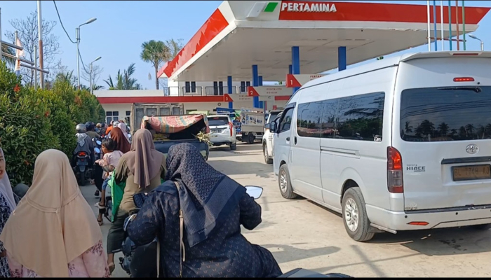 fenomena-panic-buying-bbm-di-aceh,-pertamina:-pasokan-aman