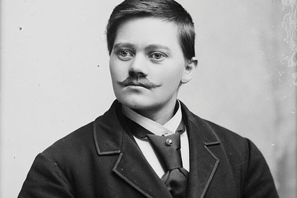 Women’s Rights in Men’s Clothing: Marie Høeg & Bolette Berg’s Photography Studio