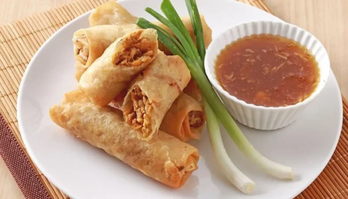 4-tips-menikmati-lumpia-semarang-tanpa-terganggu-bau-pesing-dari-rebungnya