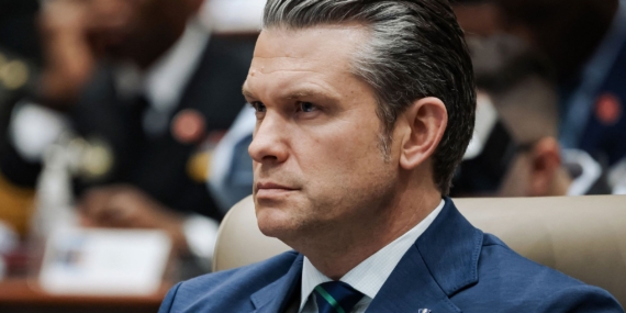 Pete Hegseth Mendorong Pegawai Pertahanan untuk Menjadi Relawan di DHS