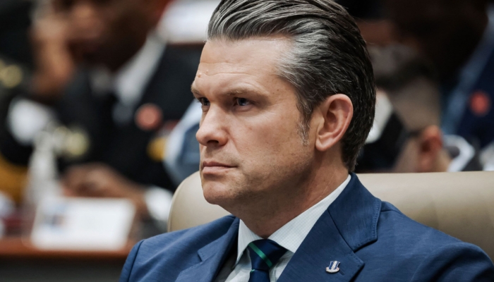 pete-hegseth-mendorong-pegawai-pertahanan-untuk-menjadi-relawan-di-dhs