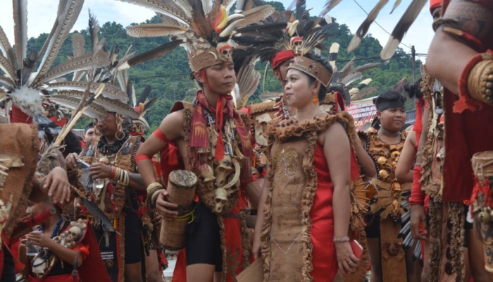 kaharingan:-agama-asli-dayak-yang-terdesak-kebijakan-negara