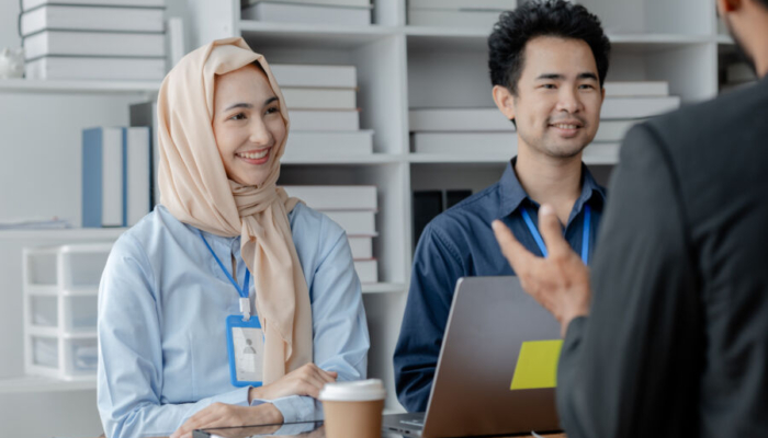 5-perbedaan-gaya-komunikasi-pria-dan-wanita-di-tempat-kerja