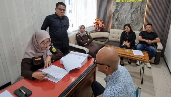 kejari-semarang-terima-berkas-kasus-penggelapan-kredit-bank-bumn