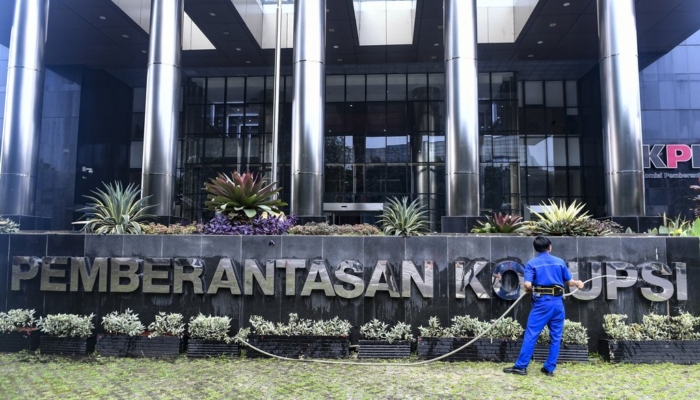 yaqut-jadi-tahanan-rumah,-icw-minta-dewas-periksa-pimpinan-kpk