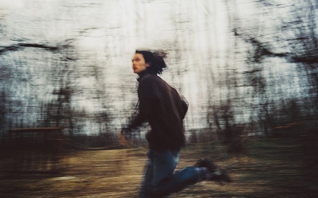rui-li-captures-movement-in-portraits-with-the-lomo-mc-a