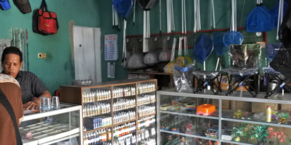 Vira Jaya Pancing : Piranti, Asesoris, Umpan Tersedia Lengkap, Buka Setiap Hari