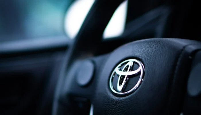orang-waras-pilih-toyota-agya-dibanding-honda-brio,-lebih-keren-dan-bebas-julukan-aneh-aneh