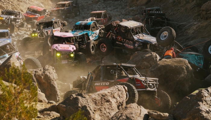 'senjata,-bir,-payudara,-kebebasan':-dalam-balapan-off-road-terberat-di-dunia