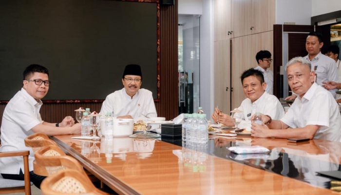 gus-ipul-dorong-pembangunan-sekolah-rakyat-di-oku-timur-&-sambas