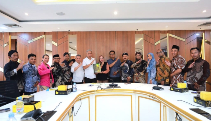 wamensos-dukung-warga-wonosobo-usul-hb-ii-jadi-pahlawan-nasional