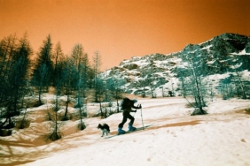 a-trip-to-mars:-elena-galleani-d’agliano-shoots-with-the-lomochrome-turquoise