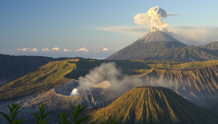 kawasan-bromo-tutup-sementara-untuk-memulihkannya-dari-lonjakan-pengunjung-saat-lebaran