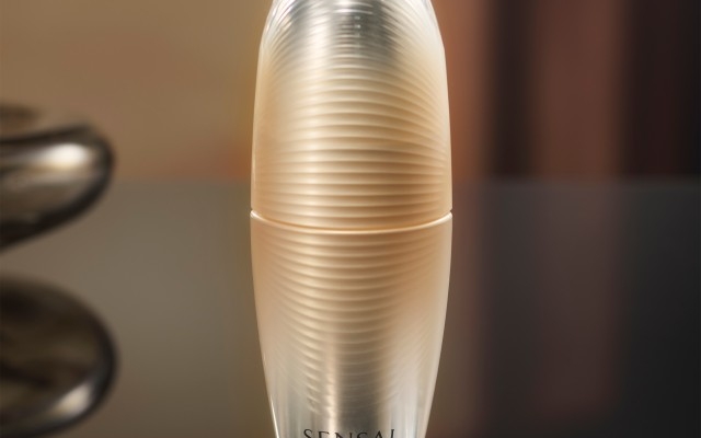 wujudkan-silk-skin-dengan-sensai-ultimate-the-concentrate