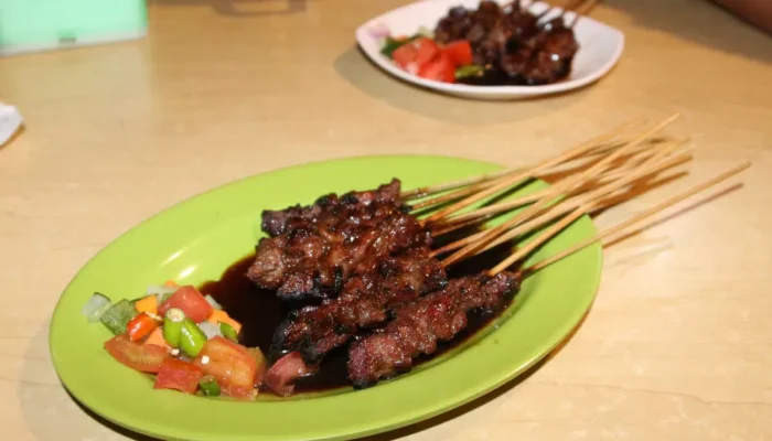 4-dosa-pedagang-sate-maranggi-yang-bikin-pembeli-kapok
