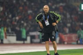 bernardo-tavares-keluhkan-persebaya-yang-terlalu-banyak-kebobolan-di-bri-super-league-musim-ini