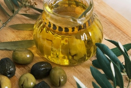 Apakah Minyak Zaitun Bisa Menghilangkan Stretch Mark?