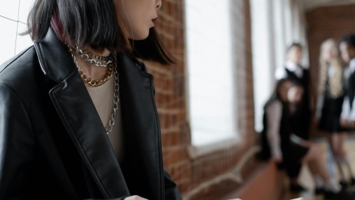 Piramida Kekerasan Seksual: Mengapa Bercandaan Seksual di To