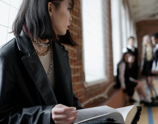 piramida-kekerasan-seksual:-mengapa-bercandaan-seksual-di-to