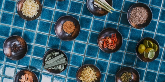 7 Hal yang Sering Salah Dilakukan saat Menyimpan Bumbu Dapur