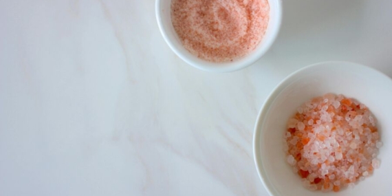 5 Perbedaan Antara Garam Laut, Garam Himlayala, dan Garam Dapur Biasa