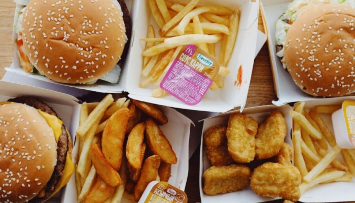 7-alasan-kenapa-makanan-cepat-saji-lebih-menggugah-selera-daripada-masakan-rumah