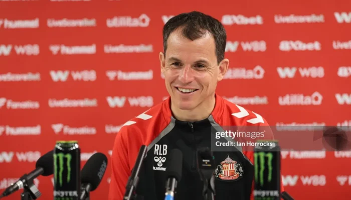 regis-le-bris-tegaskan-sunderland-wajib-akhiri-musim-dengan-kuat