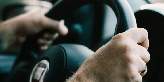 Kursus Setir Mobil yang Dikit-dikit “Pakai Feeling Aja” Itu Pertanda Red Flag, Patut Diwaspadai