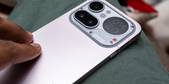 Ulasan Nothing Phone (4a) Pro: Sedetik